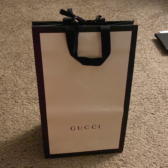 Gucci paper bag - good condition. Please see pics - Picture 7 of 7